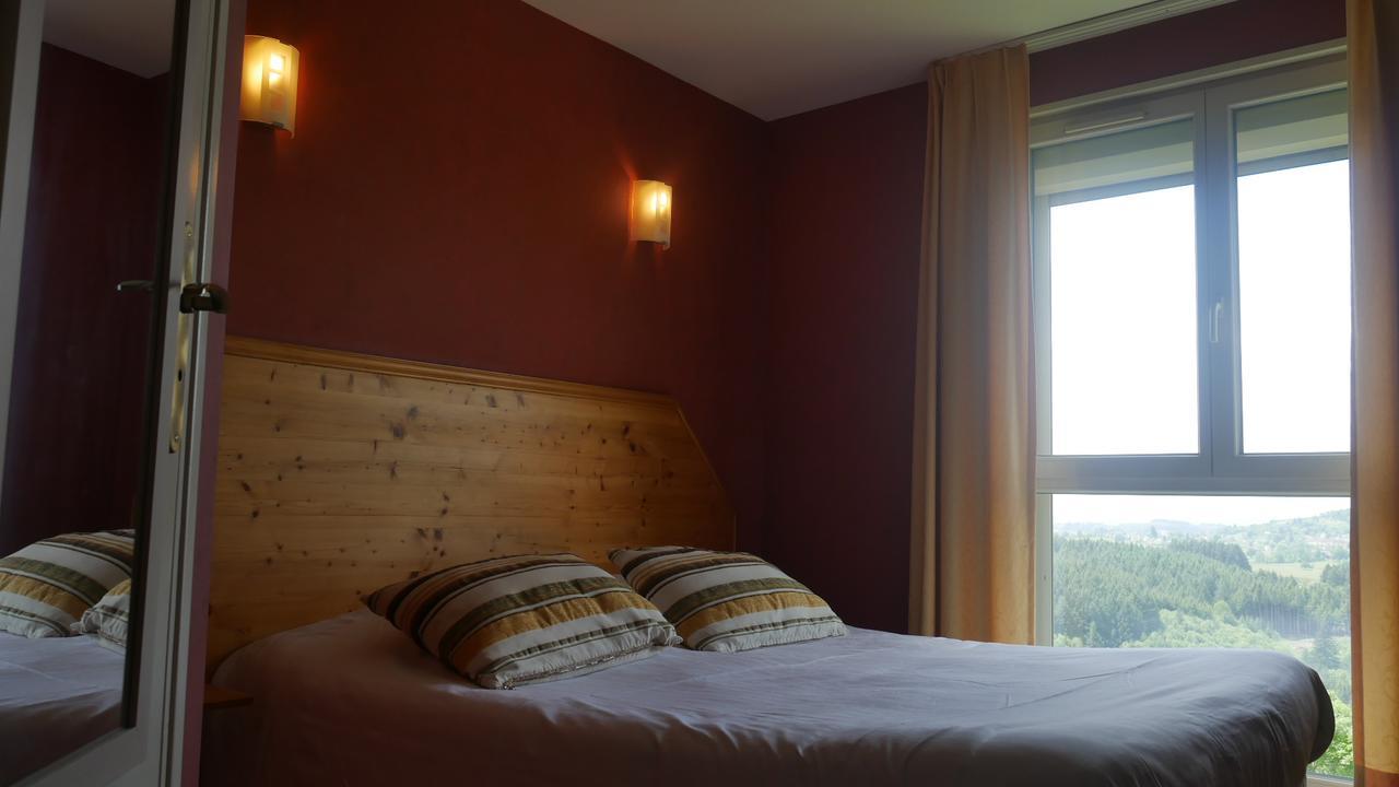 Hotel Logis Le Saint Cyr Montmelard Exteriér fotografie