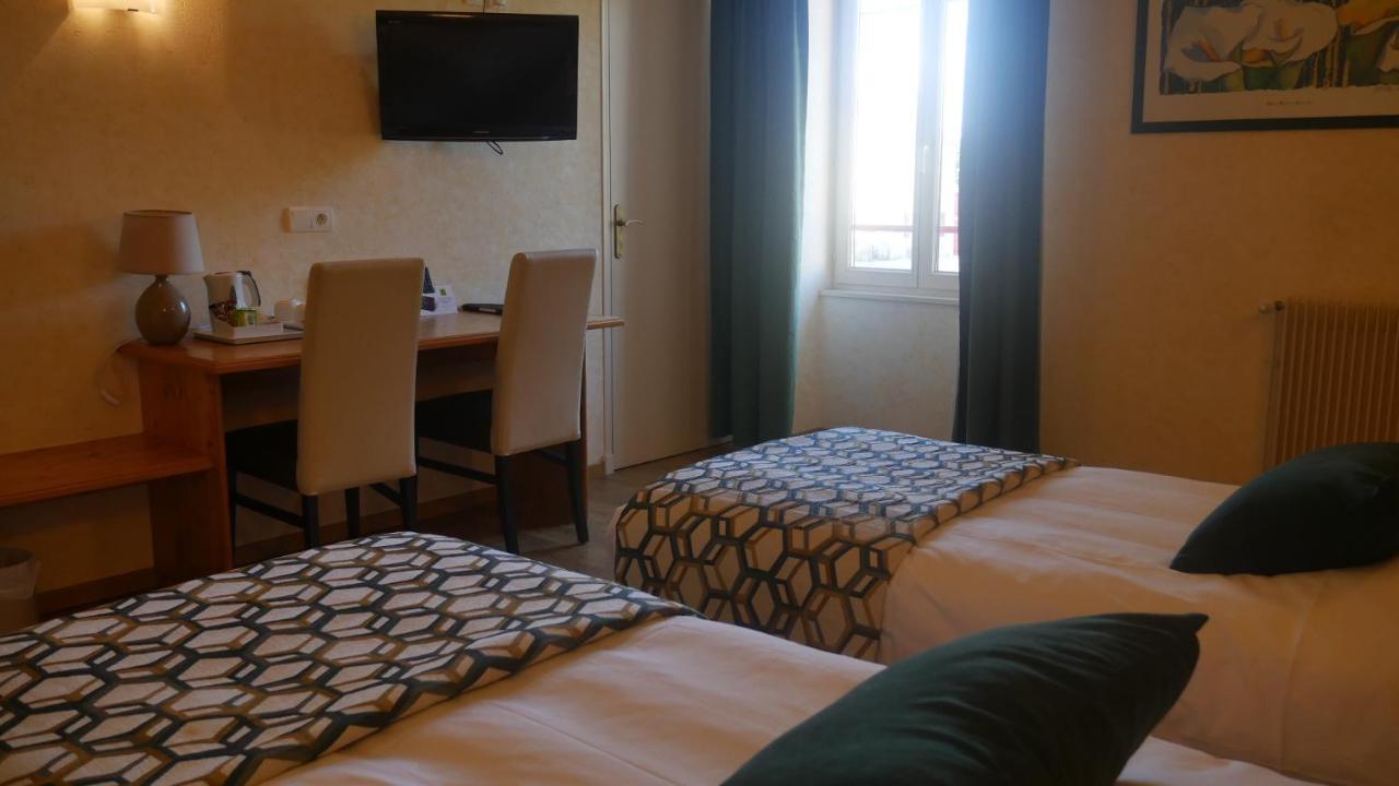 Hotel Logis Le Saint Cyr Montmelard Exteriér fotografie